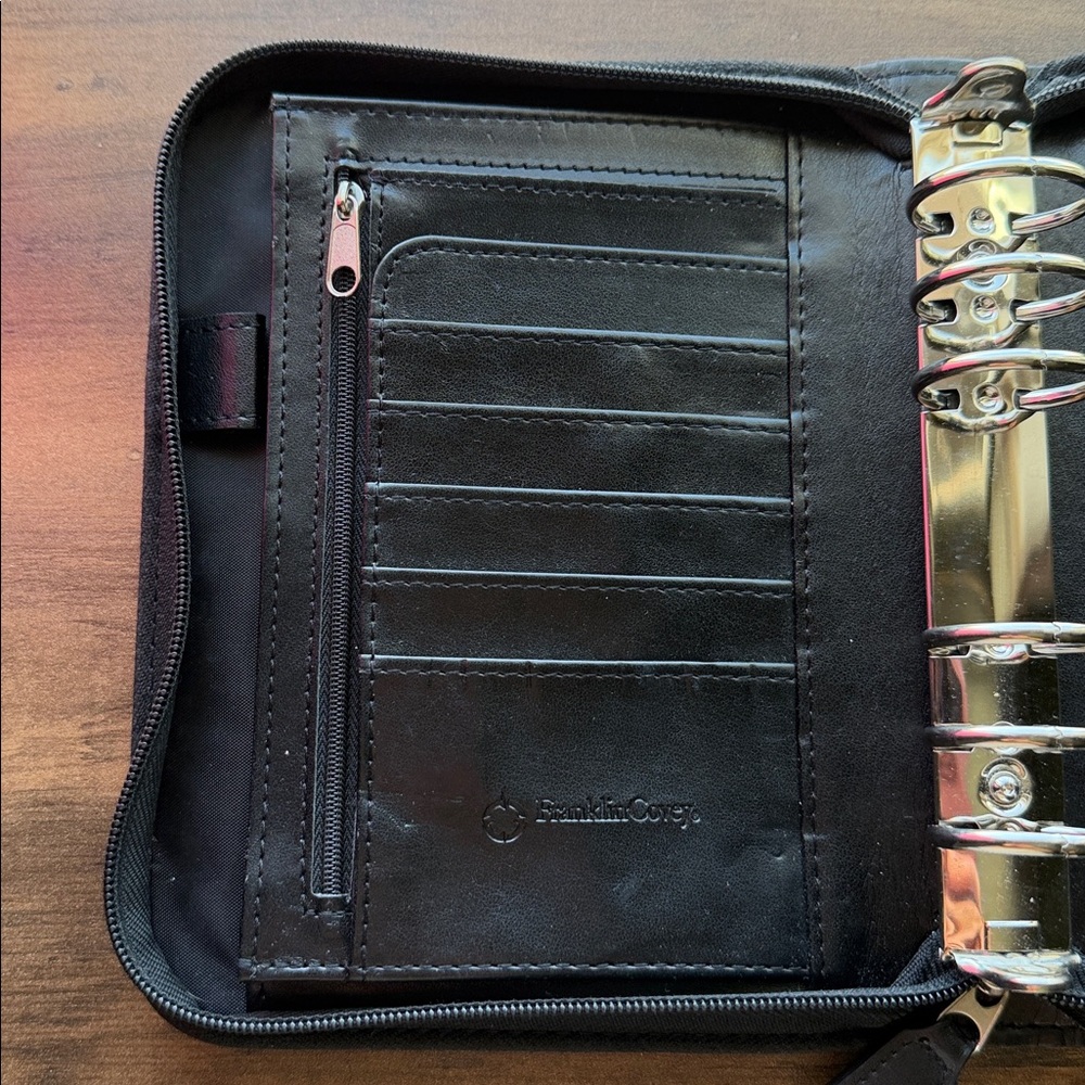 Franklin Covey Leather black Compact binder - Picture 3 of 4